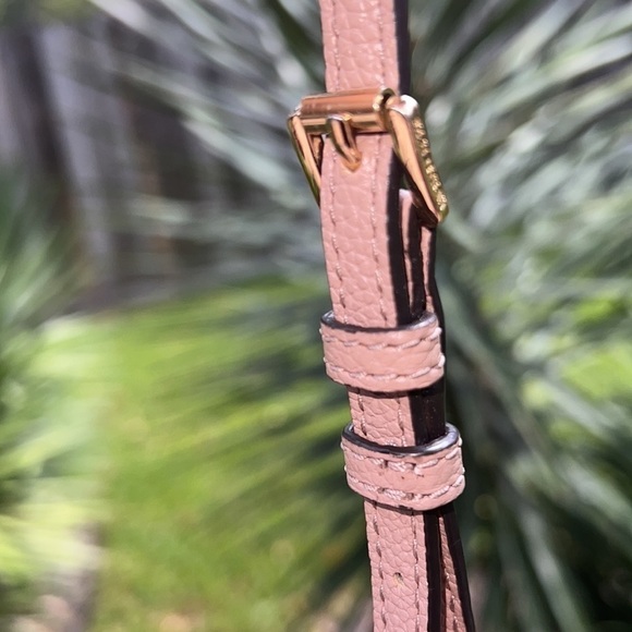 ▶️ MICHAEL Michael Kors ◀️ Adele Dome Shaped Crossbody - Picture 11 of 12